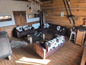 تلفزيون، مدفأة، مش غل دي في دي، تنس طاولة