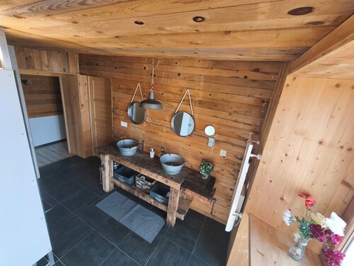 Gîte l'Authentique, 3 stars, pool container and 900m2 enclosed park