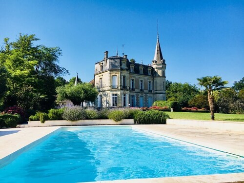 Château LENA private chateau with panoramic views, stunning park and pool!