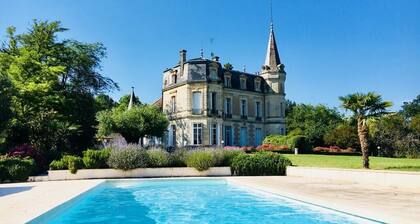 Château LENA private chateau with panoramic views, stunning park and pool!