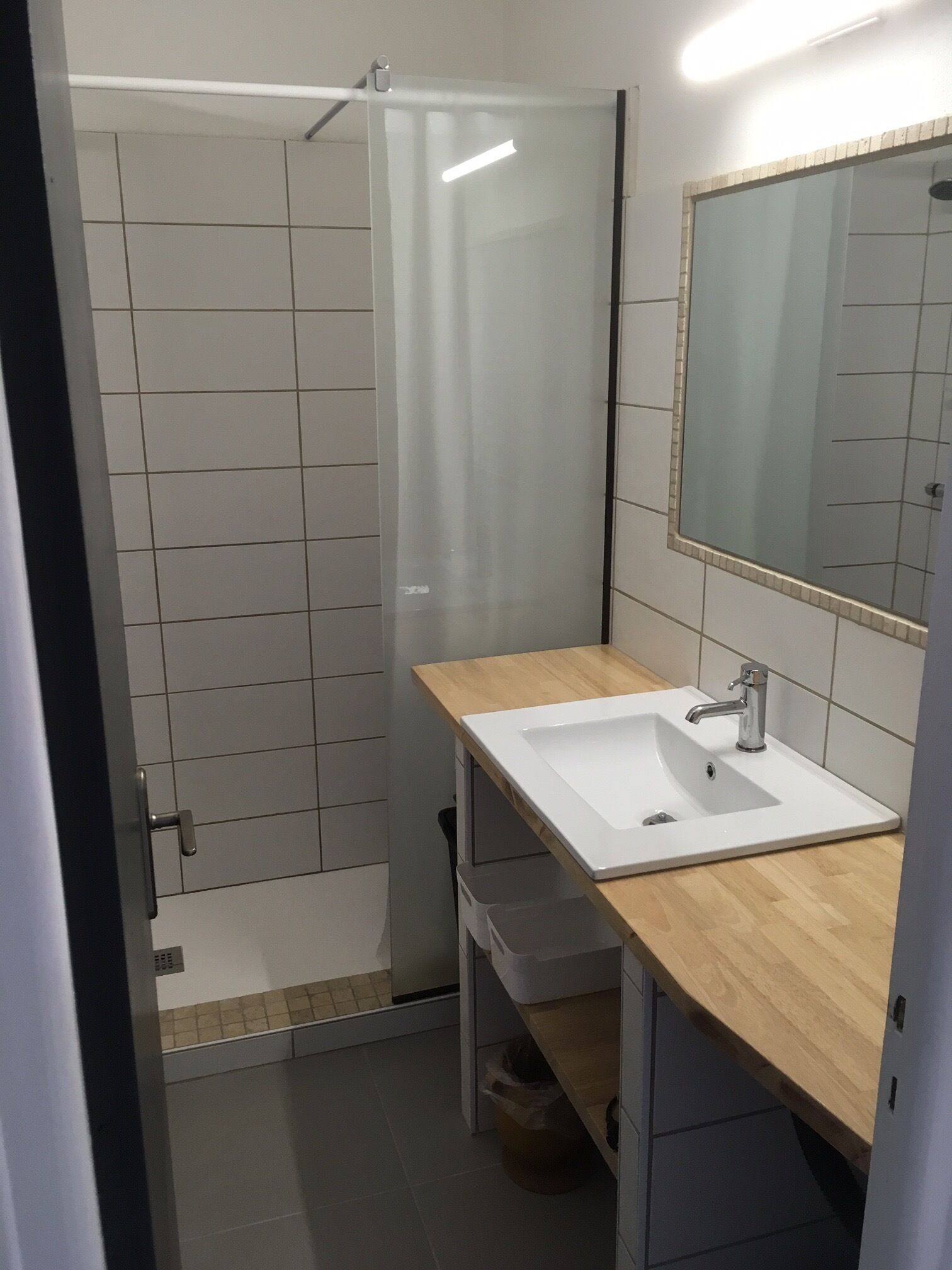 T2 with courtyard, 100m from the beach. Quiet area and close to shops (classified 3 *)