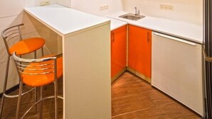 アパートメント | 専用簡易キッチン | 冷蔵庫、電気ポット、調理器具と食器