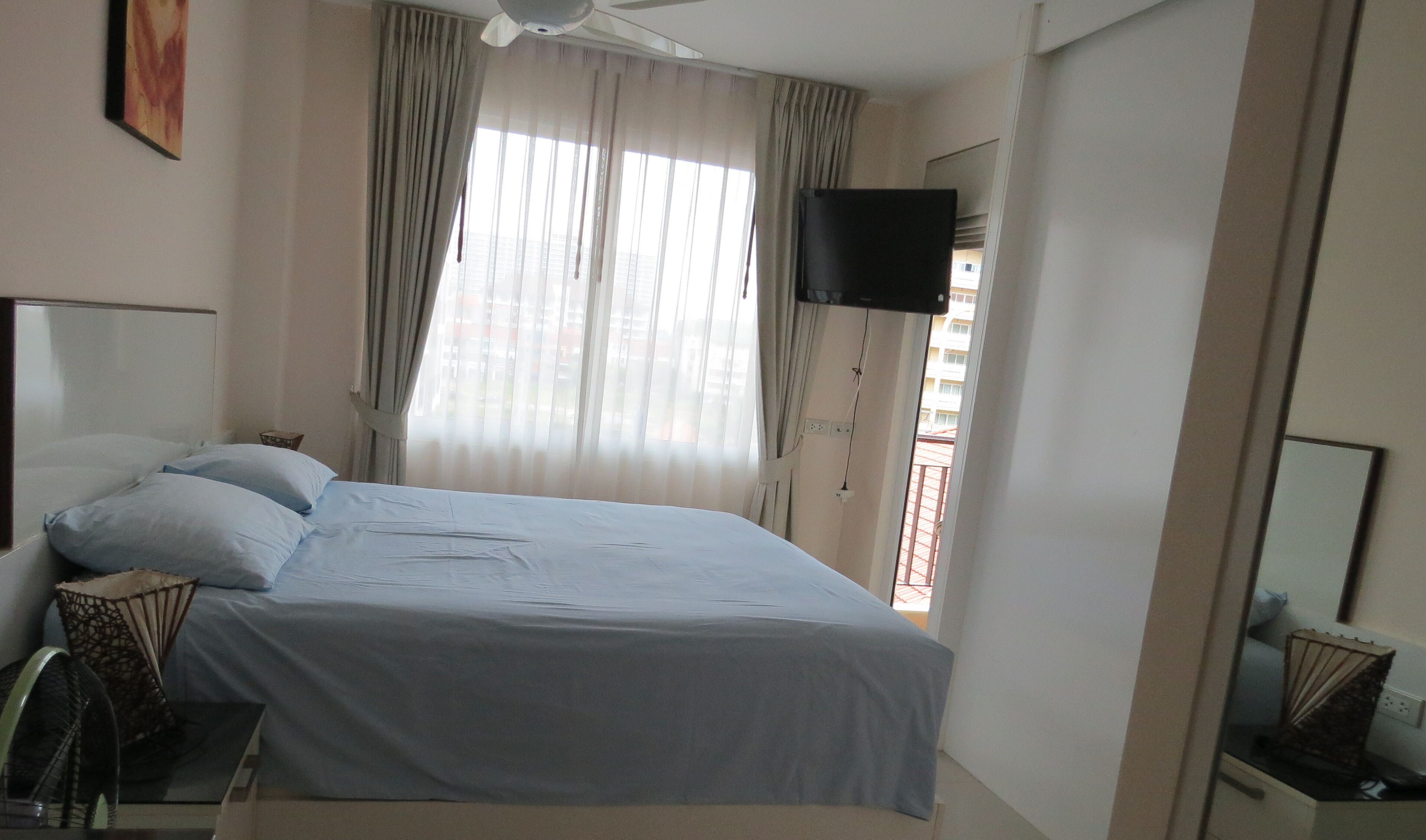 1 sovrum, värdeförvaringsskåp på rummet och strykjärn/strykbräda