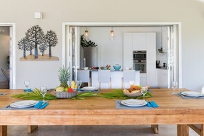 Dining - Lighthouse (Le François)