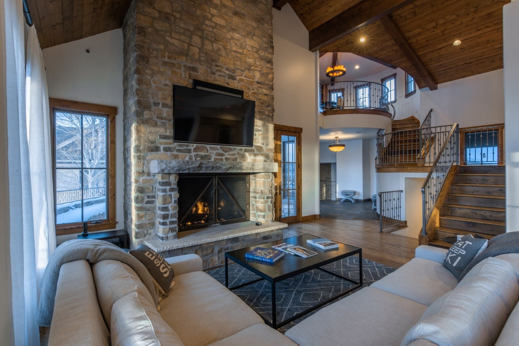 Luxury 5 Bedroom Promontory Golf Club Cabin