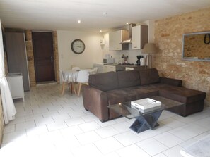 TV, fireplace, DVD player, ping pong