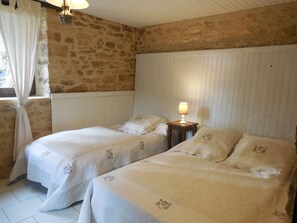 1 bedroom, iron/ironing board, travel cot, free WiFi