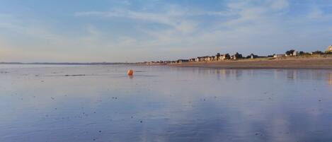 Plage à proximité, chaises longues