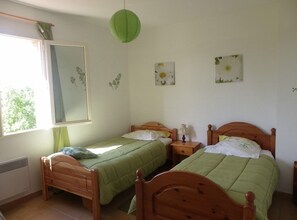 3 عدّة غرف نوم ومكواة/لوح كي وسرير سفر وواي فاي مجانًا