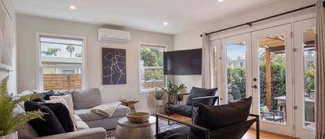 Fernseher, Netflix, Bücher, Streaming-Dienste