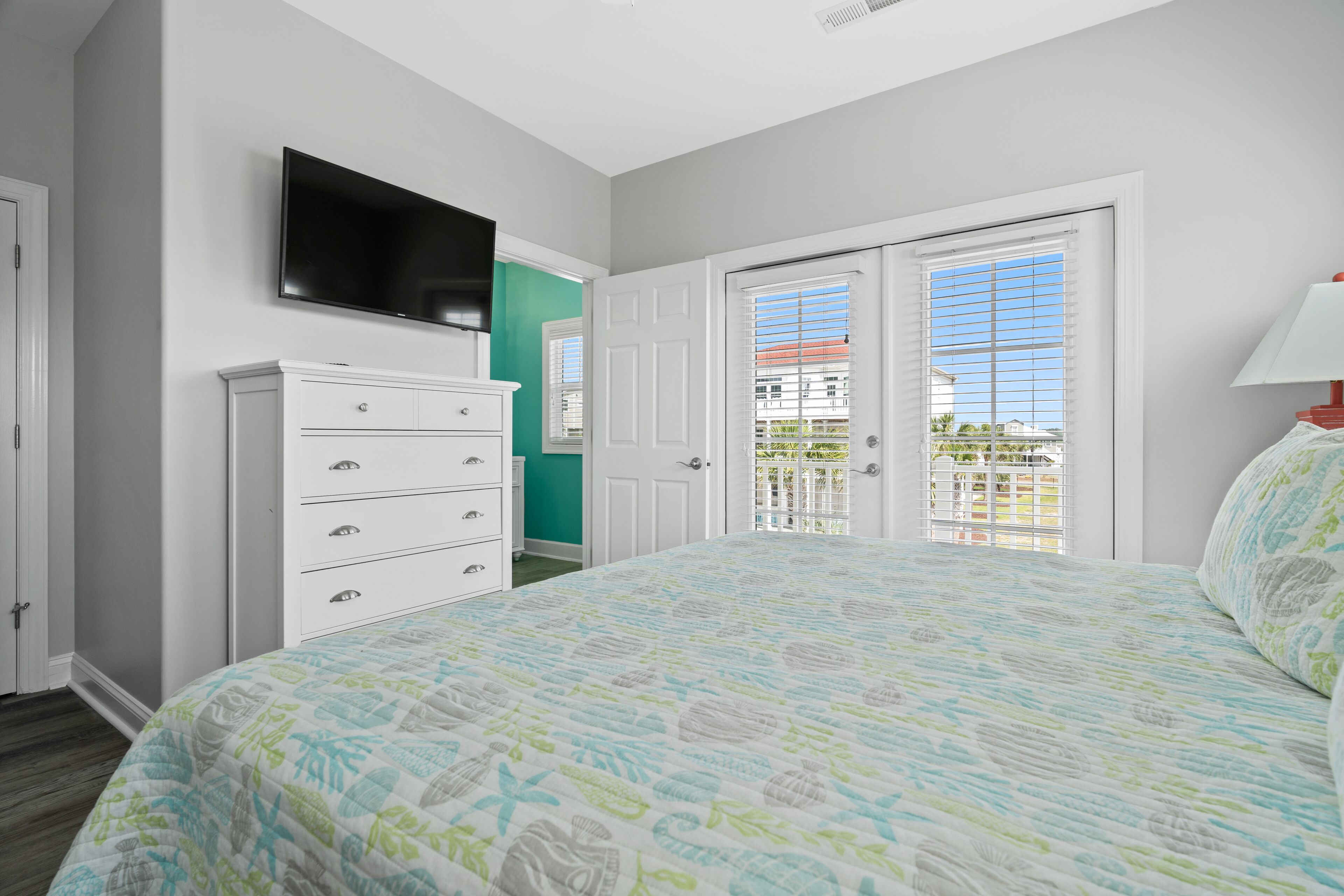 6 bed/6 baths, elevator, Oceanfront, private pool, linens & towels included!!!