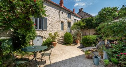 Le gĂźte lâAncien Fournil est une ancienne bĂątisse de 1850 entiĂšrement rĂ©novĂ©e.