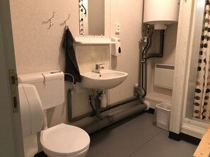 Shower, hair dryer, towels - River Guesthouse (Skinnastadur)