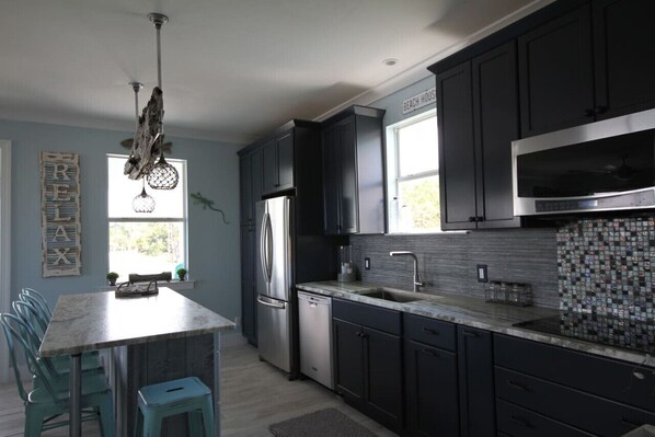 Private kitchen - THE PEARL at the Emerald Coast House : INQUIRE ABOUT OUR WINTER SPECIALS JAN - MARCH (Santa Rosa Beach)