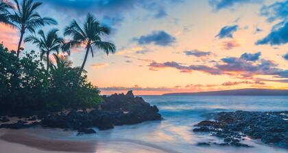 Cute, Private & Tranquil Hideaway, Ocean Views. Near Hana Hwy. A/C.