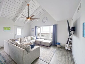 Flachbildfernseher, DVD-Player