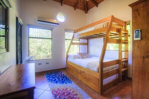 5 Schlafzimmer, Zimmersafe, Schreibtisch, kostenloses WLAN