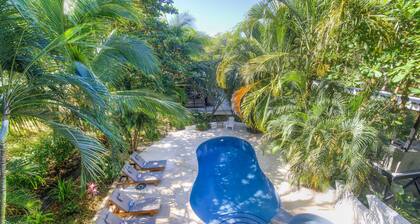 Casa Blanca, joya de Playa Guiones, a 7 minutos a pie de la playa