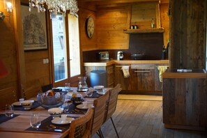 Dining - Superb chalet in Megève, 5CH, 4 bathrooms, close to center and ski lifts (Megève)