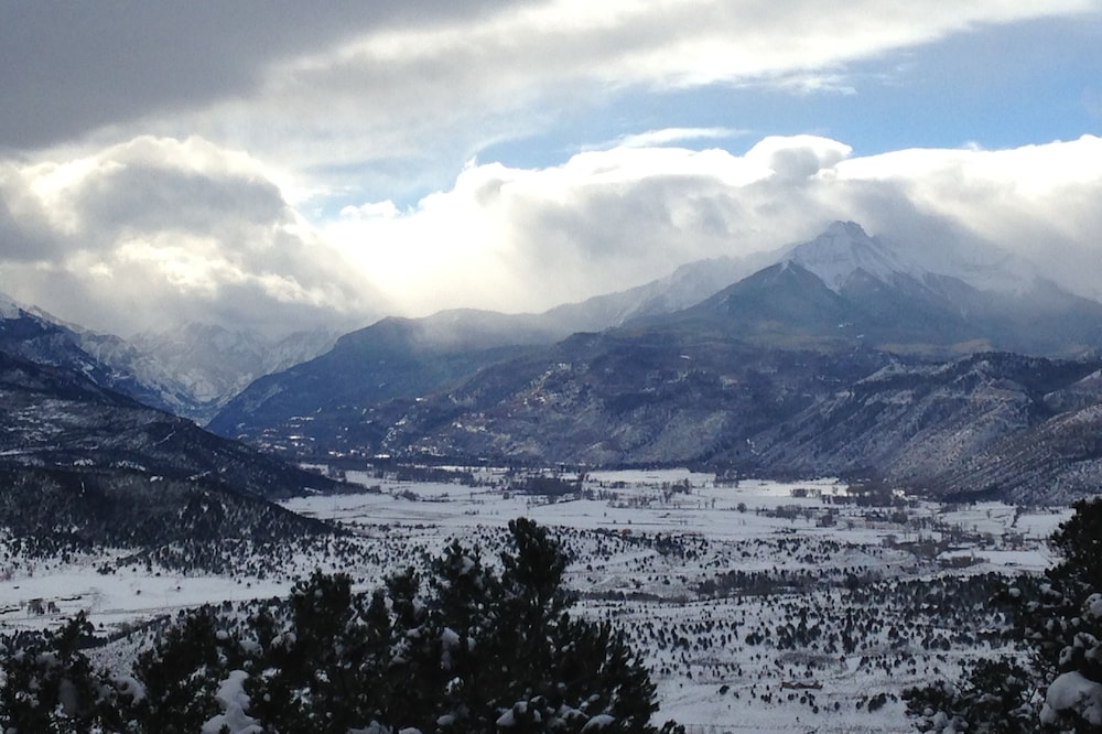 Majestic San Juan, Cimmaron, & Ouray Valley Views - Cozy, Secluded perch