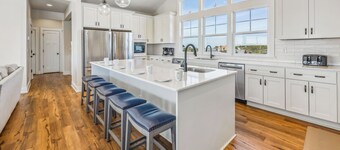 Premier Oceanview DogFriendly w/ Pool, HotTub, Elevator, Outdoor Lounge, Theater