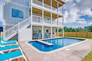 Outdoor pool, a heated pool