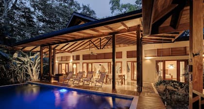 Zen Villas – Your Private Luxury Resort 18PAX