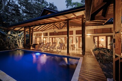 Zen Villas – Your Private Luxury Resort 18PAX