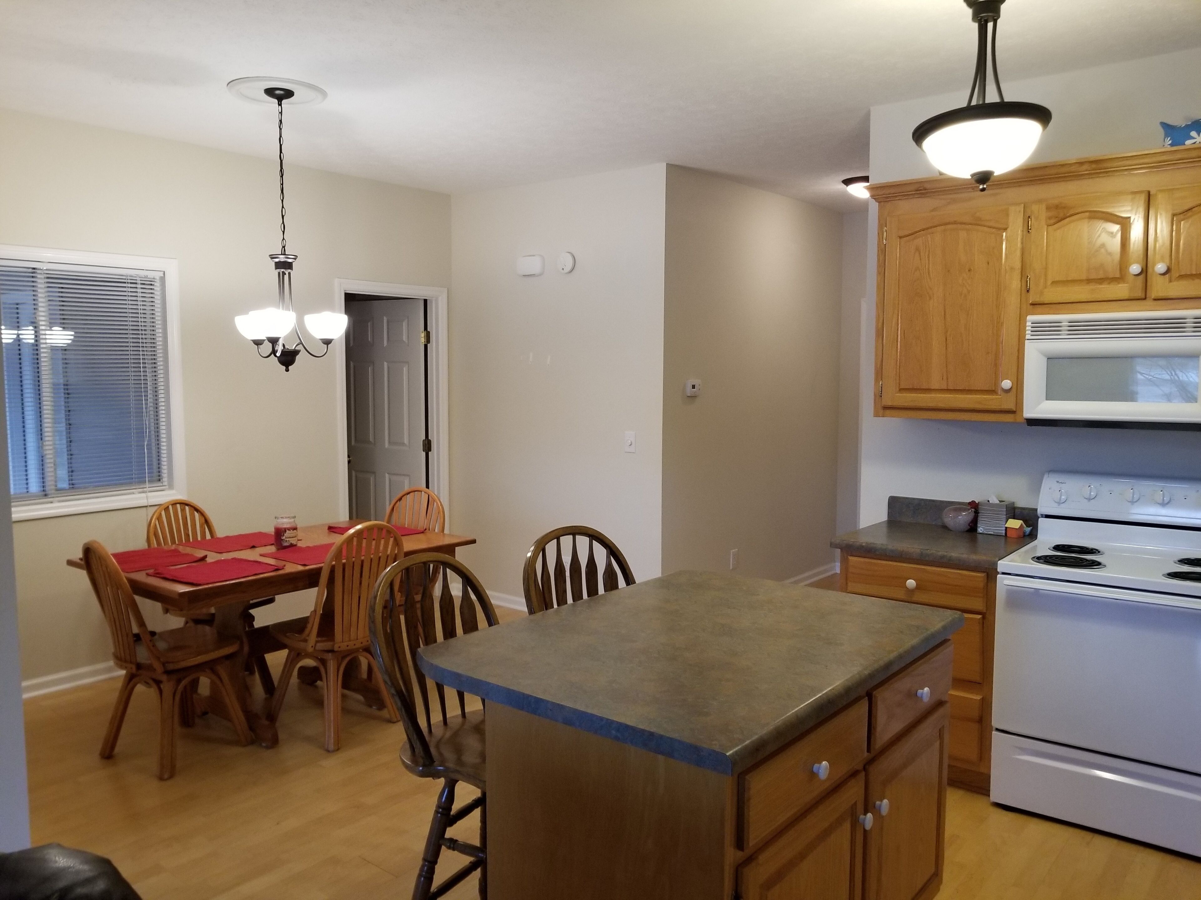 Quiet Lake Front Home on Sugar Creek/Elk River