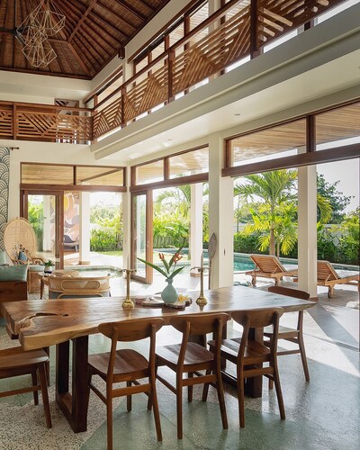 Lush, Sprawling 3BR Bali-meets–California Family Villa with Pool and Ocean View