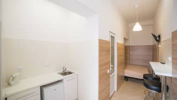 Apartment, 1 Double Bed, Non Smoking | Desk, iron/ironing board, free WiFi