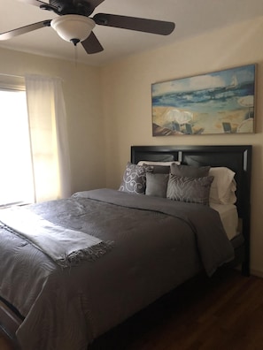 Room - LenoxMall 7Bed4bath Home 10Beds Sleep20 Group/Family  WiFi Park10Car TVinAllroom (Atlanta)