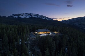 Exterior - Modern Ridge-Top Masterpiece: Epic Views, 70 Private Acres, 10 Minutes to Town (Crested Butte)
