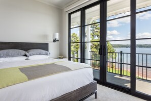 5 bedrooms, iron/ironing board, free WiFi, bed sheets