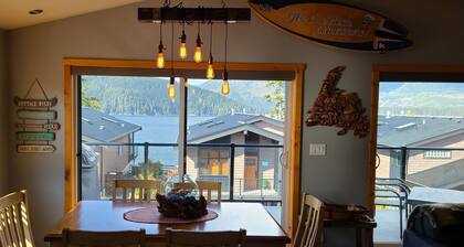 Port Renfrew Cozy Cottage