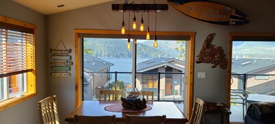 Port Renfrew Cozy Cottage