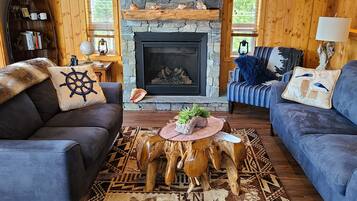 Smart TV, fireplace, stereo