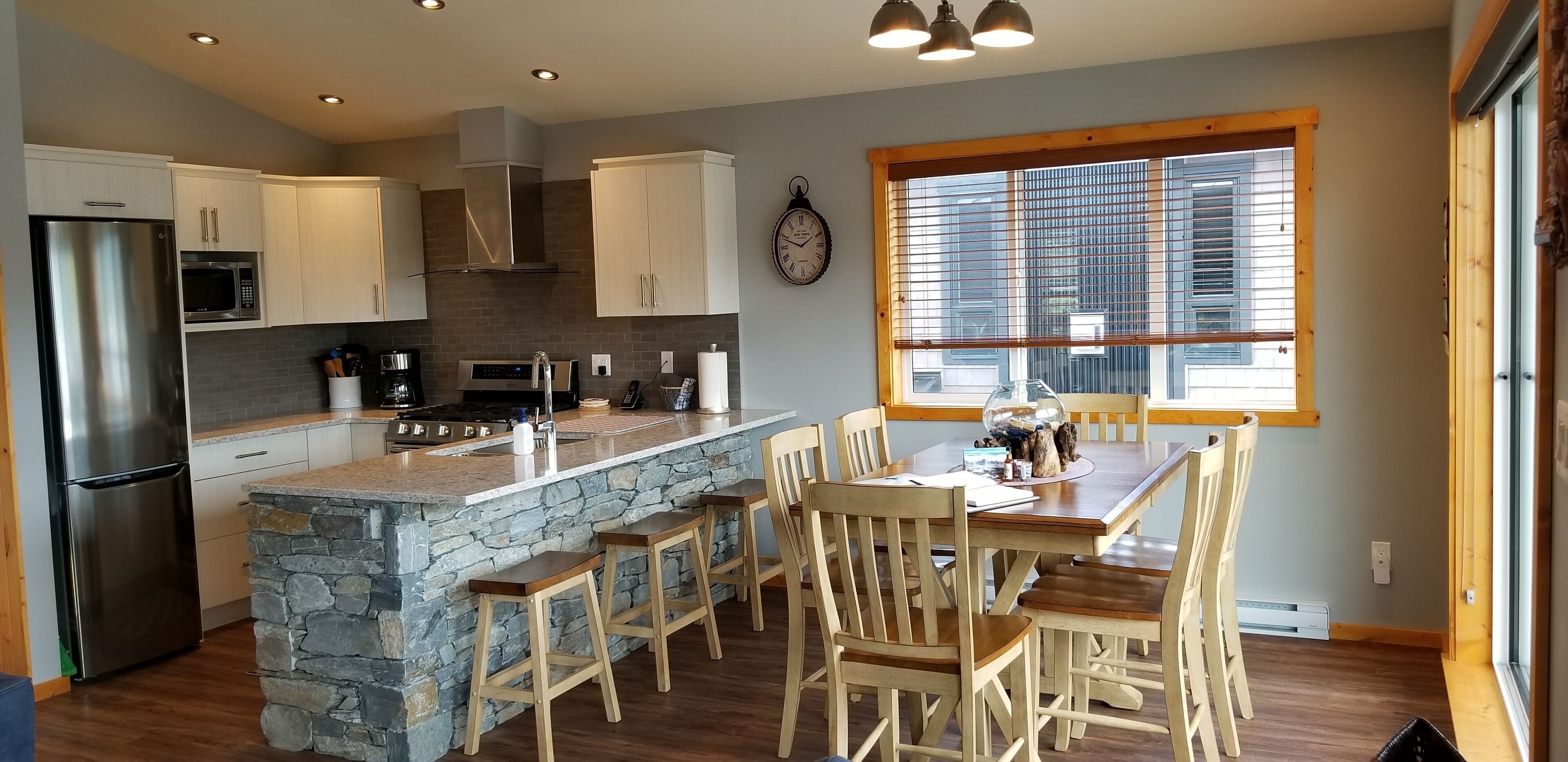 Port Renfrew Cozy Cottage