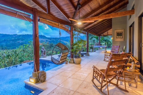 Tarifs réduits d'introduction Luxe et maison confortable avec vue exceptionnelle sur la vallée