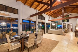 Dining - Luxury Comfortable Villa, Outstanding Valley View, 17 minutes to Dominical (Dominical)