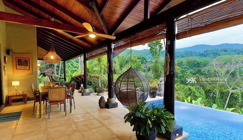 3BR Home, Valley Views, 15 Minutes Drive to Dominical
