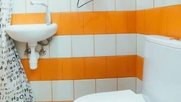 Apartment, 1 Double Bed, Non Smoking | Desk, iron/ironing board, free WiFi, bed sheets