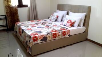 1 bedroom, iron/ironing board, travel cot, WiFi