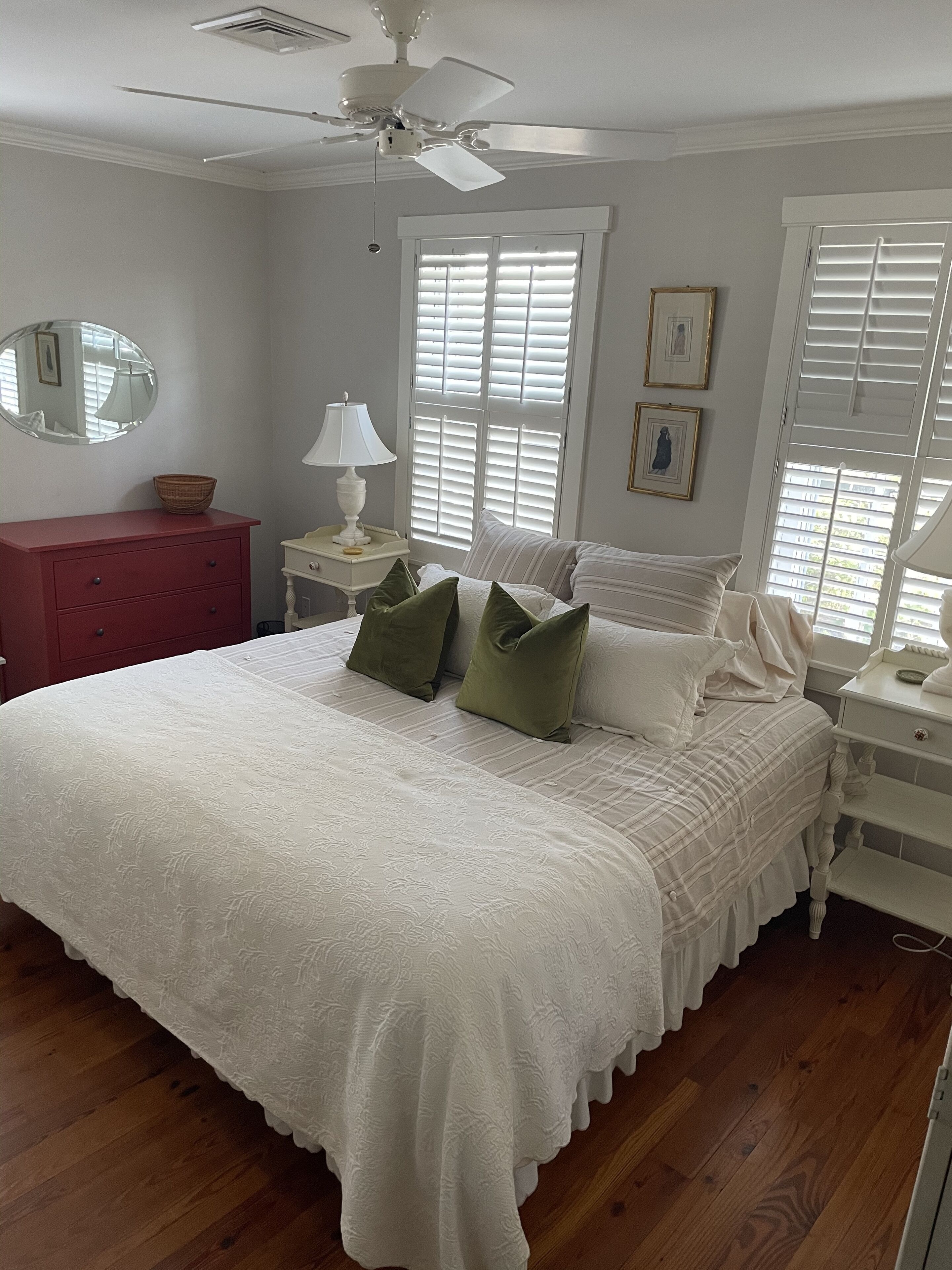 Fully renovated 2br condo in town, walk to main st!