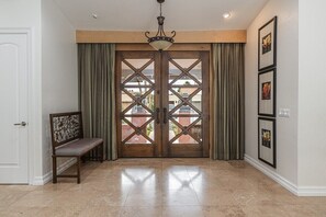 Interior - Private Executive Home, Pet Friendly, Walkable, Family Friendly (Scottsdale)