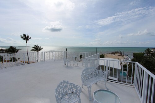 By The Sea ~ Islamorada Home with Ocean Views!