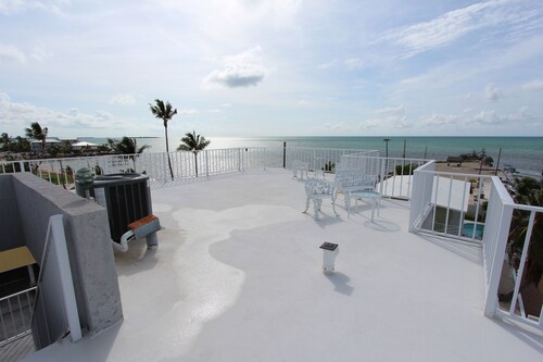By The Sea ~ Islamorada Home with Ocean Views!