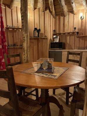 Cabane Exclusive, salle de bains attenante | Restaurant