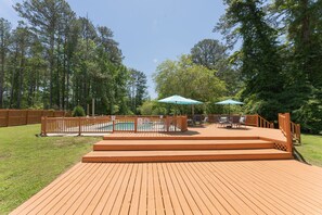 حمّام سباحة خارجي