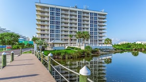 Exterior - Sleek & Stylish- Riverside (Pensacola)